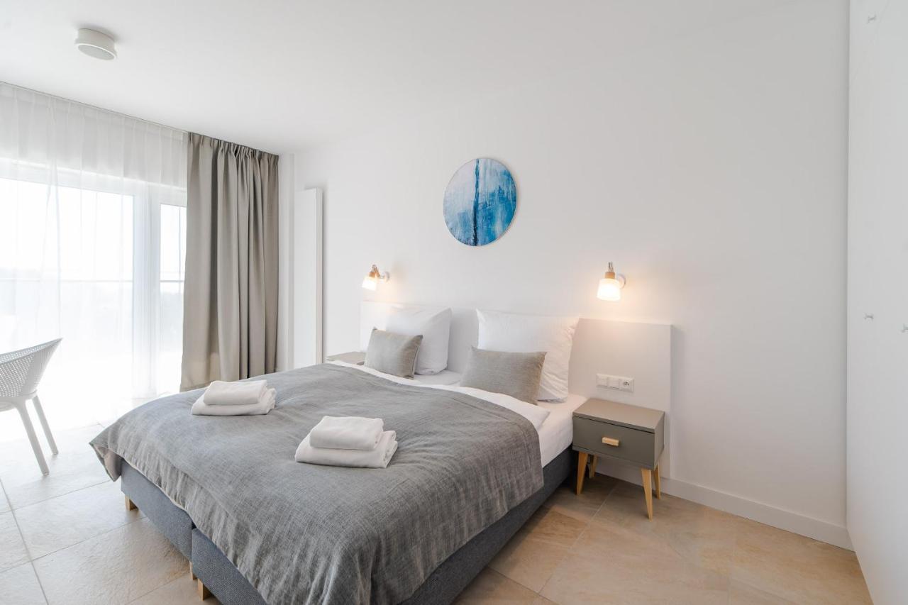 Aquamarina Prima With Sea View By Renters